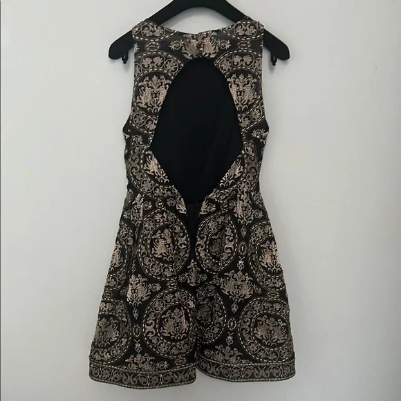 Alice + Olivia Tan Sleeveless A-Line Mini Dress - Picture 3 of 5